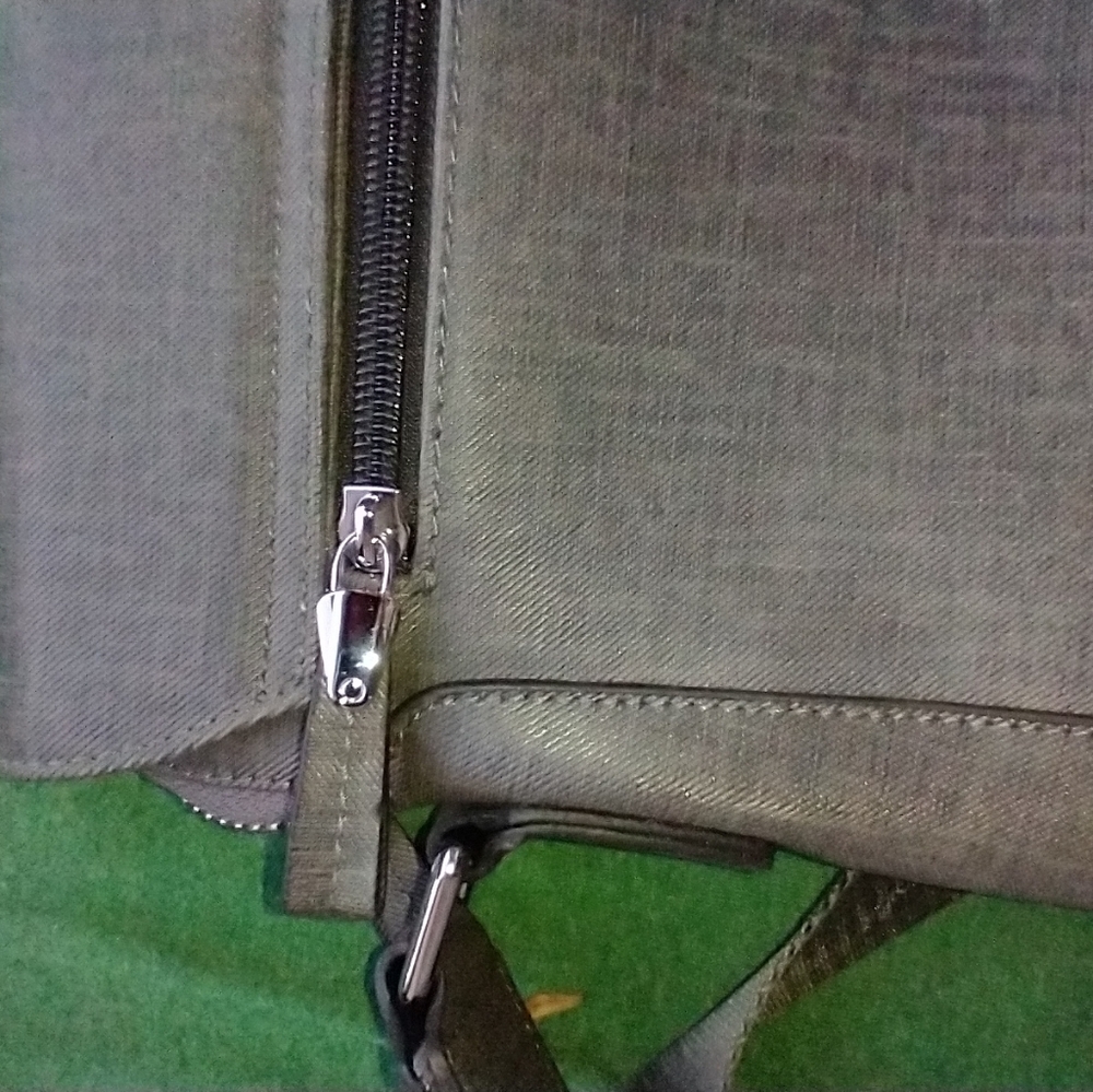 Devy Crossbody - Picture 7 of 10
